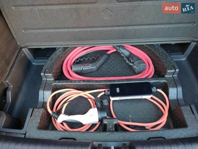 Киа Niro 2020 в Ровно на Automoto.ua Серый Киа Niro, объемом двигателя 0 л и пробегом 125 тыс. км за 19850 $, фото 99 на Automoto.ua