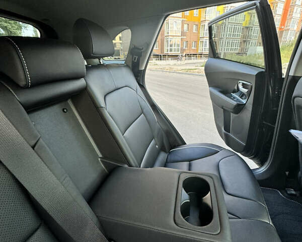 Серый Киа Niro, объемом двигателя 0 л и пробегом 93 тыс. км за 22500 $, фото 21 на Automoto.ua