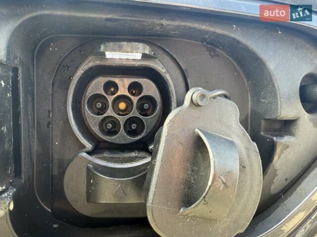 Серый Киа Niro, объемом двигателя 0 л и пробегом 124 тыс. км за 18950 $, фото 24 на Automoto.ua