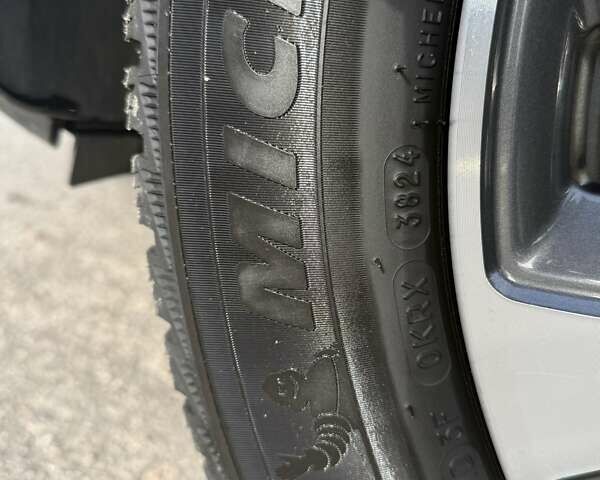 Серый Киа Niro, объемом двигателя 0 л и пробегом 124 тыс. км за 18950 $, фото 23 на Automoto.ua