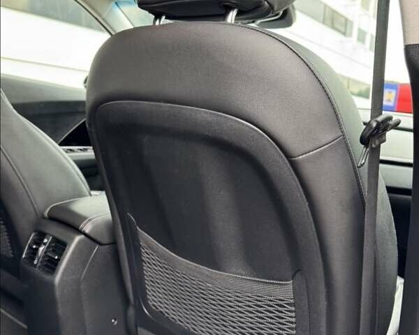 Серый Киа Niro, объемом двигателя 0 л и пробегом 147 тыс. км за 18800 $, фото 26 на Automoto.ua