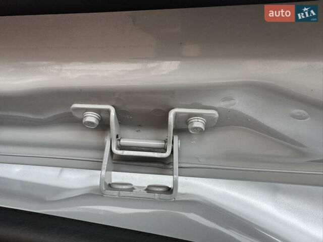 Серый Киа Niro, объемом двигателя 0 л и пробегом 118 тыс. км за 19350 $, фото 140 на Automoto.ua