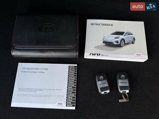 Сірий Кіа Niro, об'ємом двигуна 0 л та пробігом 135 тис. км за 17500 $, фото 69 на Automoto.ua