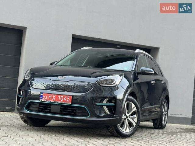 Серый Киа Niro, объемом двигателя 0 л и пробегом 156 тыс. км за 18500 $, фото 1 на Automoto.ua