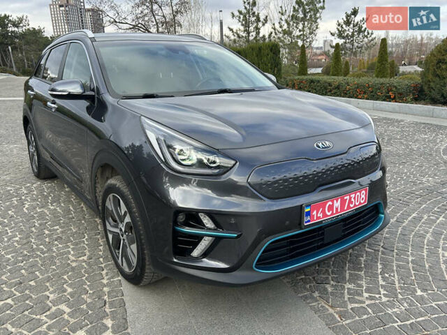Сірий Кіа Niro, об'ємом двигуна 0 л та пробігом 113 тис. км за 19580 $, фото 3 на Automoto.ua