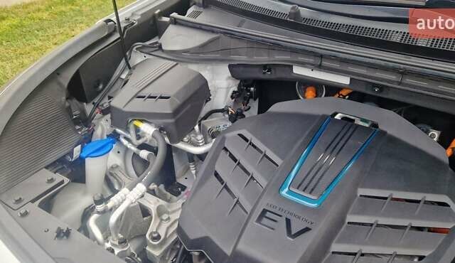 Серый Киа Niro, объемом двигателя 0 л и пробегом 167 тыс. км за 18400 $, фото 37 на Automoto.ua