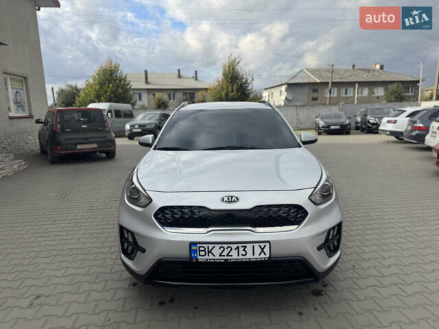 Киа Niro 2020 в Луцке на Automoto.ua Серый Киа Niro, объемом двигателя 1.58 л и пробегом 241 тыс. км за 14600 $, фото 1 на Automoto.ua