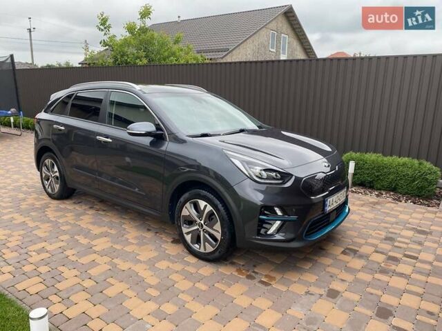 Серый Киа Niro, объемом двигателя 0 л и пробегом 117 тыс. км за 20470 $, фото 6 на Automoto.ua