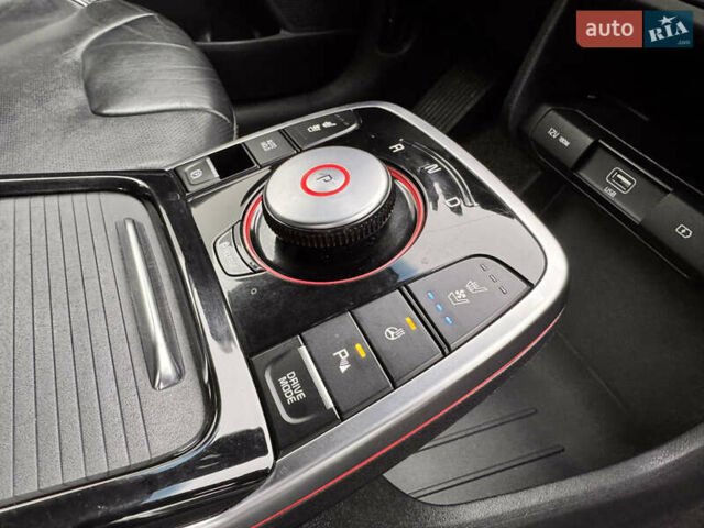 Серый Киа Niro, объемом двигателя 0 л и пробегом 77 тыс. км за 19500 $, фото 28 на Automoto.ua