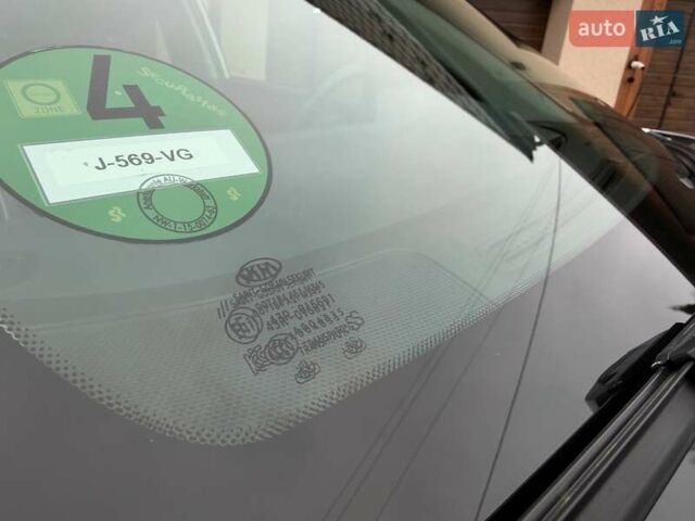 Сірий Кіа Niro, об'ємом двигуна 0 л та пробігом 71 тис. км за 21999 $, фото 27 на Automoto.ua