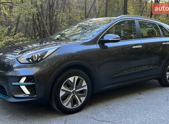Сірий Кіа Niro, об'ємом двигуна 0 л та пробігом 114 тис. км за 19400 $, фото 7 на Automoto.ua