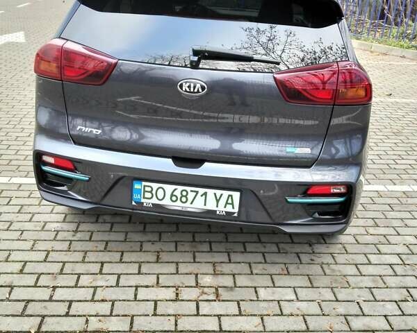 Серый Киа Niro, объемом двигателя 0 л и пробегом 85 тыс. км за 18750 $, фото 10 на Automoto.ua
