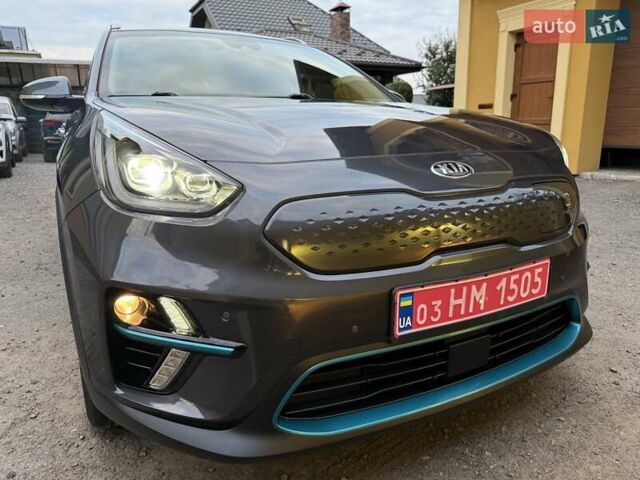 Киа Niro 2020 в Львове на Automoto.ua Серый Киа Niro, объемом двигателя 0 л и пробегом 136 тыс. км за 17950 $, фото 9 на Automoto.ua