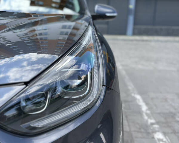Сірий Кіа Niro, об'ємом двигуна 0 л та пробігом 72 тис. км за 19200 $, фото 5 на Automoto.ua