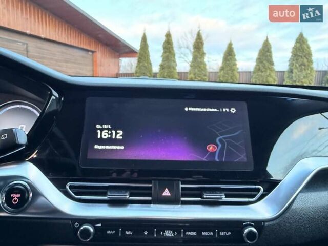 Сірий Кіа Niro, об'ємом двигуна 0 л та пробігом 118 тис. км за 20499 $, фото 51 на Automoto.ua