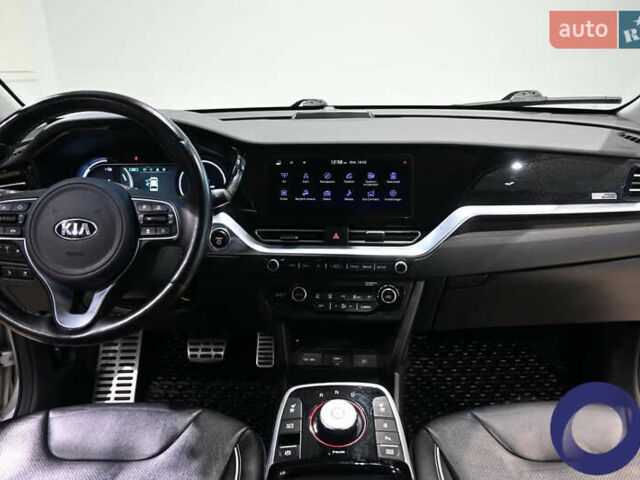 Серый Киа Niro, объемом двигателя 0 л и пробегом 146 тыс. км за 20747 $, фото 14 на Automoto.ua