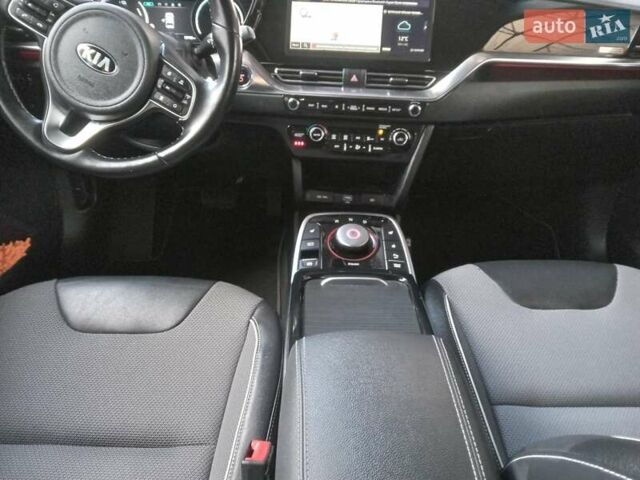 Киа Niro 2020 в Ирпене на Automoto.ua Серый Киа Niro, объемом двигателя 0 л и пробегом 99 тыс. км за 20490 $, фото 71 на Automoto.ua