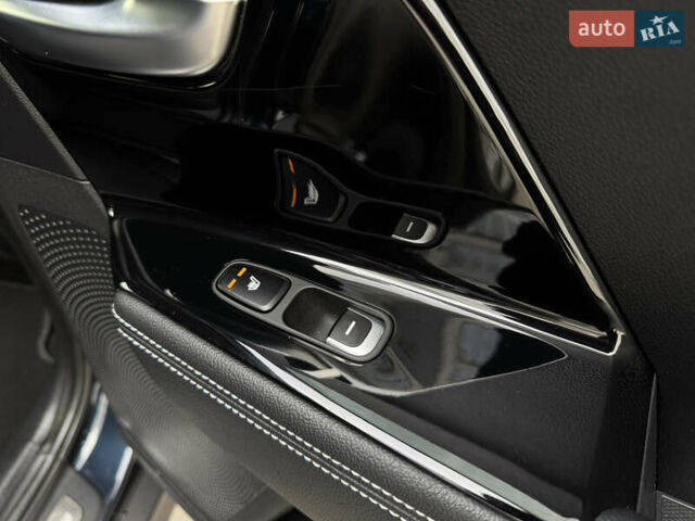 Серый Киа Niro, объемом двигателя 0 л и пробегом 156 тыс. км за 18500 $, фото 62 на Automoto.ua