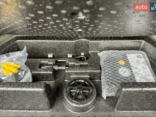 Серый Киа Niro, объемом двигателя 0 л и пробегом 147 тыс. км за 18800 $, фото 46 на Automoto.ua