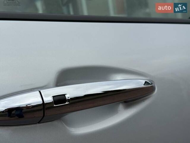 Сірий Кіа Niro, об'ємом двигуна 0 л та пробігом 118 тис. км за 19300 $, фото 48 на Automoto.ua