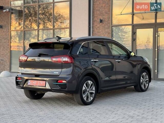 Сірий Кіа Niro, об'ємом двигуна 0 л та пробігом 135 тис. км за 17500 $, фото 21 на Automoto.ua