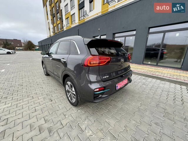 Серый Киа Niro, объемом двигателя 0 л и пробегом 109 тыс. км за 20500 $, фото 8 на Automoto.ua