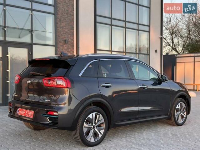 Серый Киа Niro, объемом двигателя 0 л и пробегом 74 тыс. км за 18200 $, фото 13 на Automoto.ua