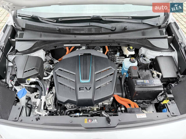 Серый Киа Niro, объемом двигателя 0 л и пробегом 126 тыс. км за 21500 $, фото 35 на Automoto.ua