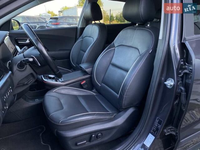 Сірий Кіа Niro, об'ємом двигуна 0 л та пробігом 88 тис. км за 22500 $, фото 21 на Automoto.ua