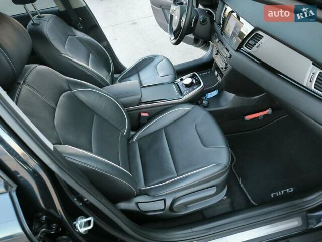 Сірий Кіа Niro, об'ємом двигуна 0 л та пробігом 96 тис. км за 16900 $, фото 14 на Automoto.ua