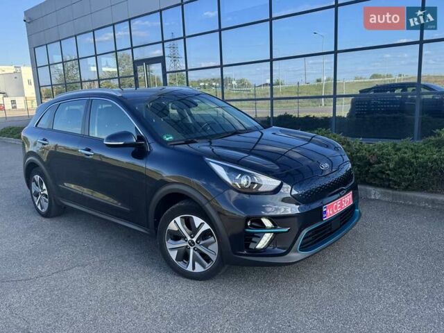 Сірий Кіа Niro, об'ємом двигуна 0 л та пробігом 93 тис. км за 17900 $, фото 2 на Automoto.ua