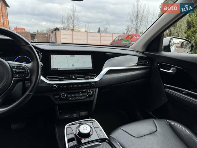Серый Киа Niro, объемом двигателя 0 л и пробегом 118 тыс. км за 19350 $, фото 106 на Automoto.ua
