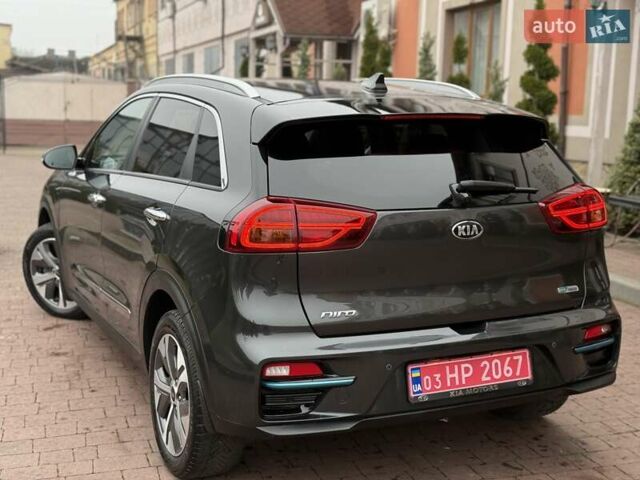 Серый Киа Niro, объемом двигателя 0 л и пробегом 125 тыс. км за 18950 $, фото 21 на Automoto.ua