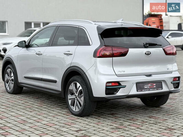 Серый Киа Niro, объемом двигателя 0 л и пробегом 126 тыс. км за 21500 $, фото 5 на Automoto.ua