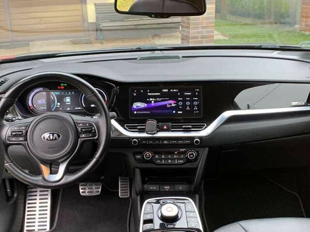 Серый Киа Niro, объемом двигателя 0 л и пробегом 118 тыс. км за 15900 $, фото 13 на Automoto.ua