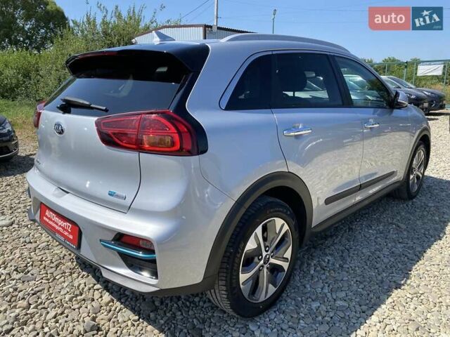 Серый Киа Niro, объемом двигателя 0 л и пробегом 58 тыс. км за 23200 $, фото 17 на Automoto.ua