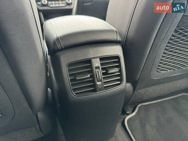 Серый Киа Niro, объемом двигателя 0 л и пробегом 118 тыс. км за 19350 $, фото 130 на Automoto.ua