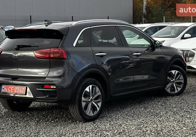 Серый Киа Niro, объемом двигателя 0 л и пробегом 112 тыс. км за 20800 $, фото 8 на Automoto.ua