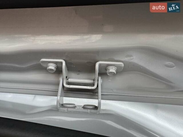 Сірий Кіа Niro, об'ємом двигуна 0 л та пробігом 118 тис. км за 19300 $, фото 134 на Automoto.ua