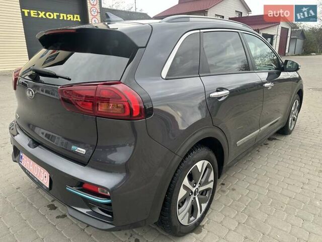 Серый Киа Niro, объемом двигателя 0 л и пробегом 117 тыс. км за 19700 $, фото 3 на Automoto.ua