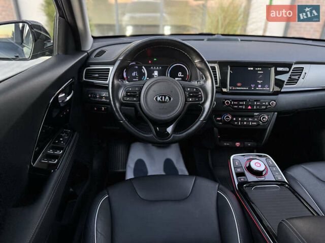 Серый Киа Niro, объемом двигателя 0 л и пробегом 142 тыс. км за 17700 $, фото 38 на Automoto.ua