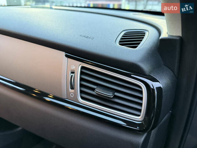 Серый Киа Niro, объемом двигателя 0 л и пробегом 165 тыс. км за 18000 $, фото 84 на Automoto.ua