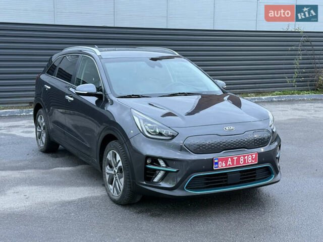 Серый Киа Niro, объемом двигателя 0 л и пробегом 165 тыс. км за 18000 $, фото 14 на Automoto.ua