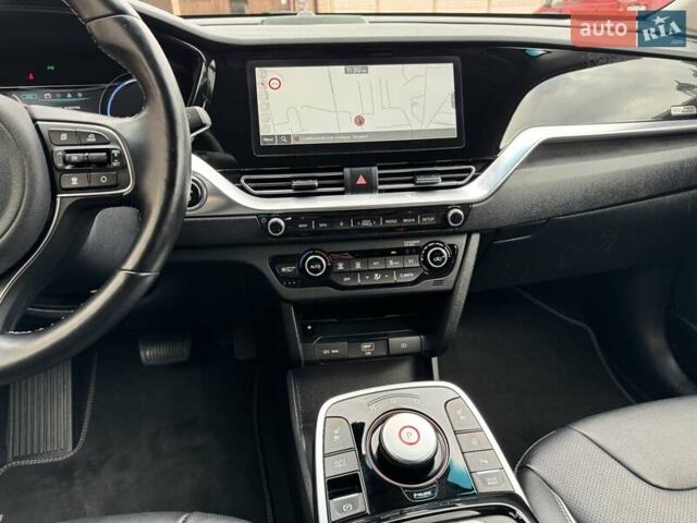 Сірий Кіа Niro, об'ємом двигуна 0 л та пробігом 118 тис. км за 19300 $, фото 100 на Automoto.ua