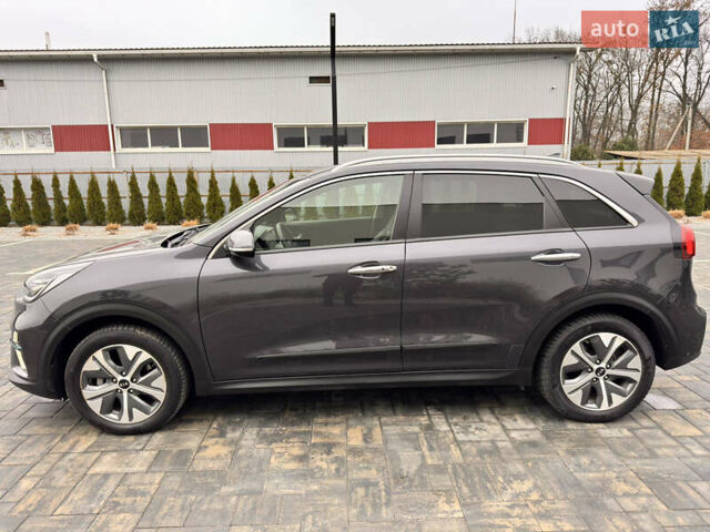 Серый Киа Niro, объемом двигателя 0 л и пробегом 77 тыс. км за 19500 $, фото 2 на Automoto.ua