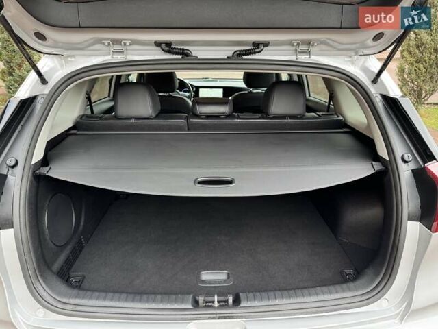 Сірий Кіа Niro, об'ємом двигуна 0 л та пробігом 118 тис. км за 19300 $, фото 129 на Automoto.ua
