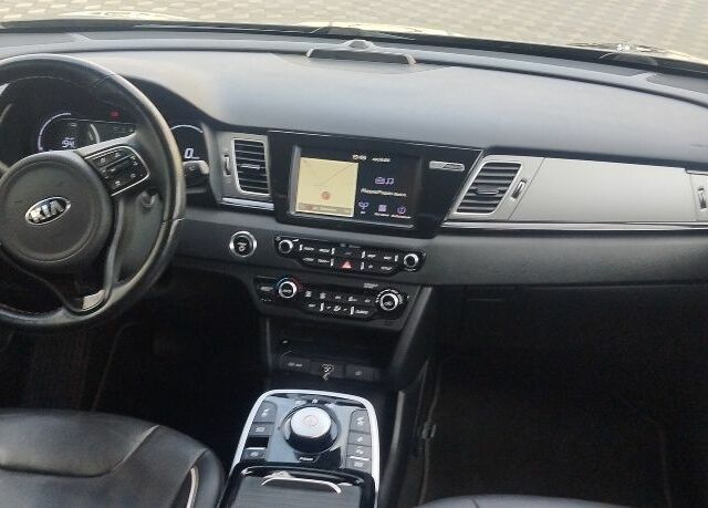 Серый Киа Niro, объемом двигателя 0 л и пробегом 114 тыс. км за 18500 $, фото 1 на Automoto.ua