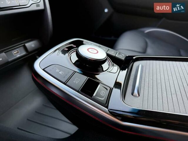 Серый Киа Niro, объемом двигателя 0 л и пробегом 57 тыс. км за 23299 $, фото 27 на Automoto.ua