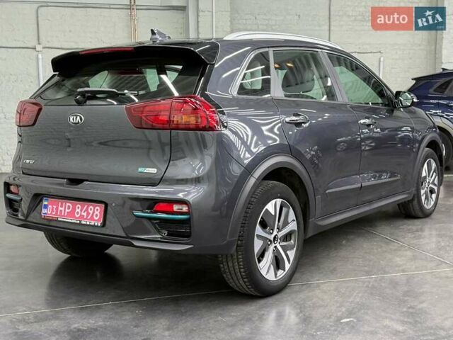 Сірий Кіа Niro, об'ємом двигуна 0 л та пробігом 114 тис. км за 18329 $, фото 6 на Automoto.ua