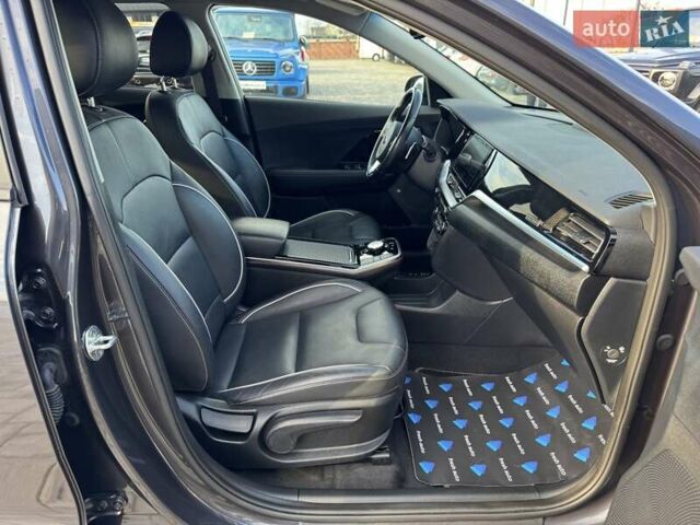 Серый Киа Niro, объемом двигателя 0 л и пробегом 142 тыс. км за 18900 $, фото 21 на Automoto.ua